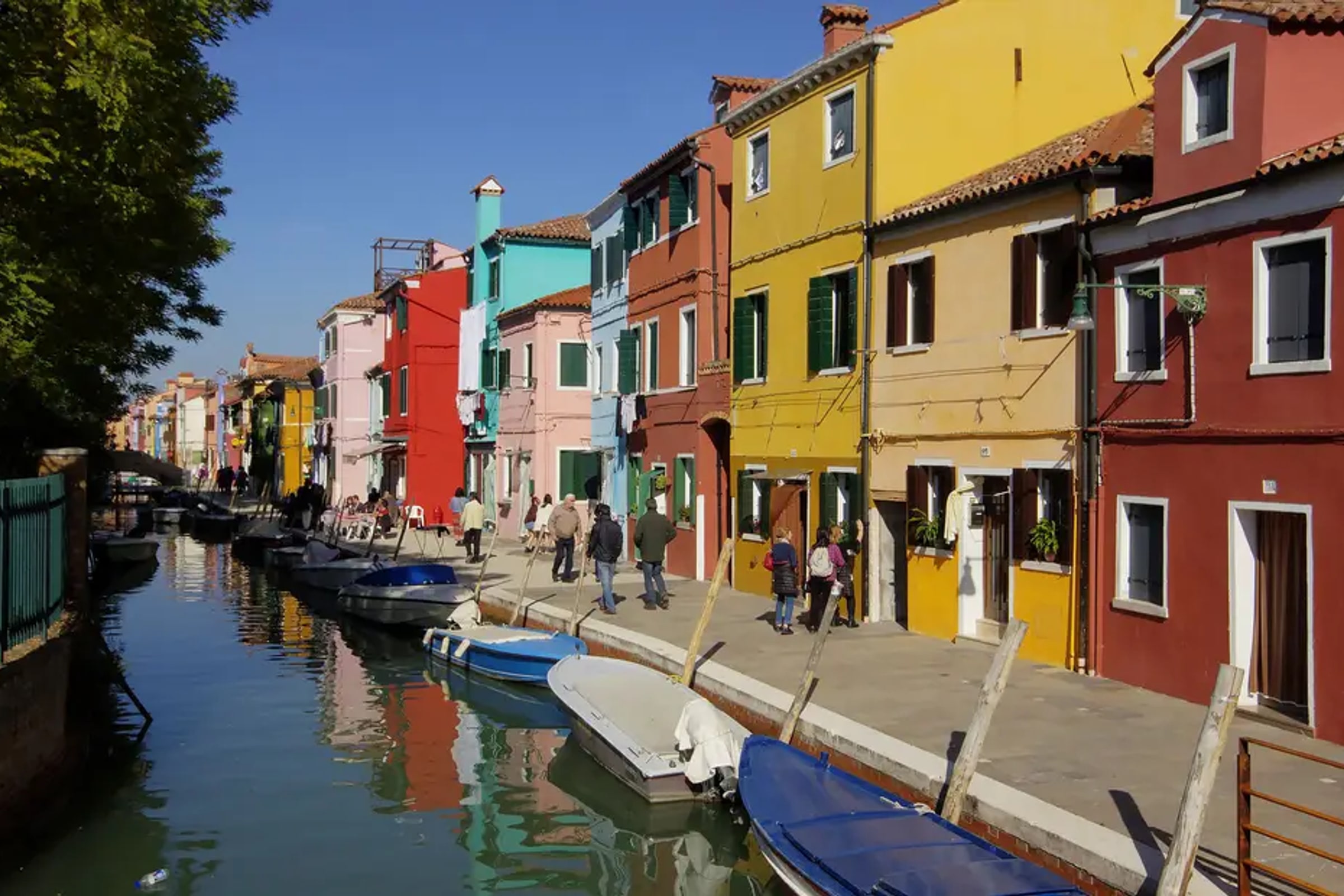 Private Murano and Burano VIP Venice Boat Tour